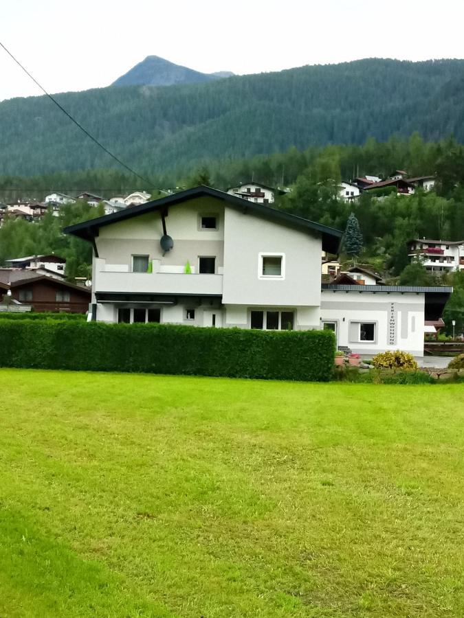 Apartamento Haus Fini Längenfeld Exterior foto